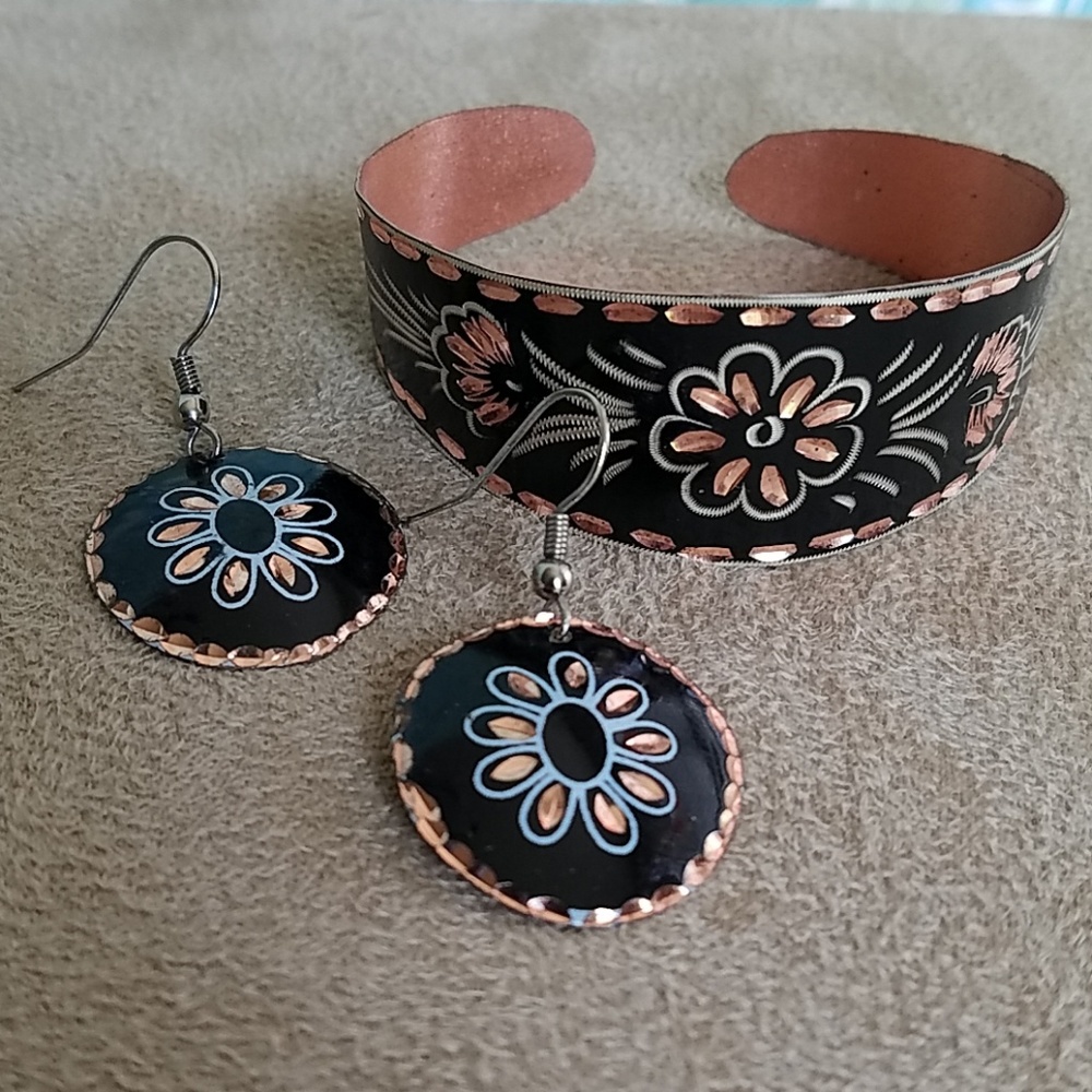 Black and copper earring and bracelet set
